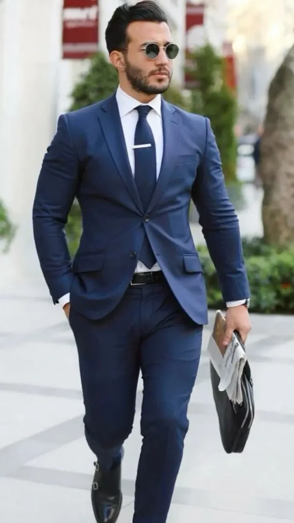 Lawyer Outfit Guide: Dress for Success in Courtroom 2024 3 stylish lawyer outfit