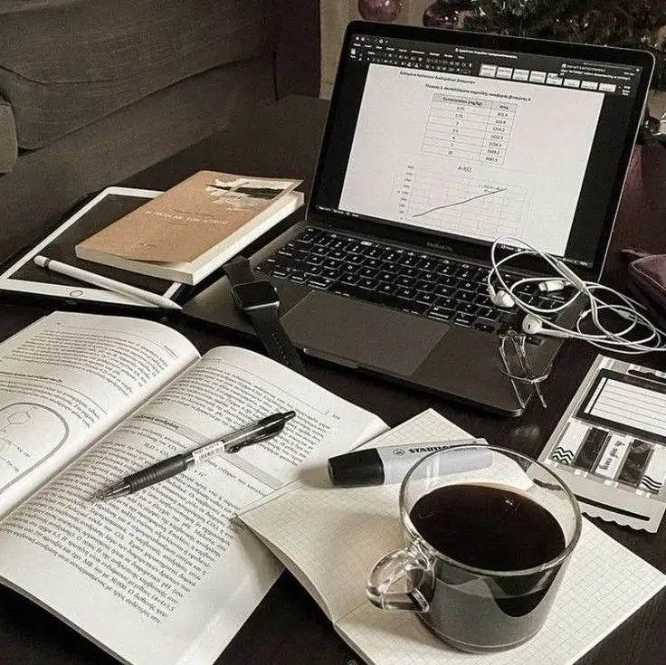Law Student Aesthetic: Dressing for Success in Law School 2024 4 desk of a law student