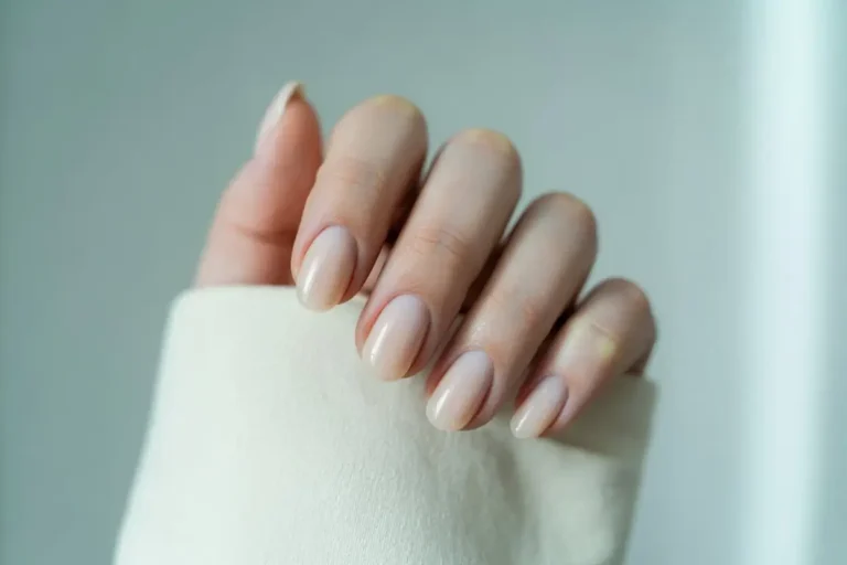 25+ Inspiring Classy Short Office Nails for 2025 120 short office nails